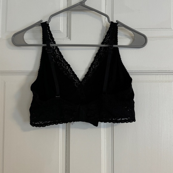 Set of two - unboxed, new Felina Ladies' Lace Bralette, 2-pack black and white - Picture 10 of 13